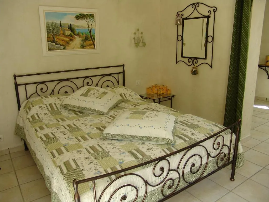 Bed and Breakfast Le Mas Des Tarentes à Trans-en-Provence France